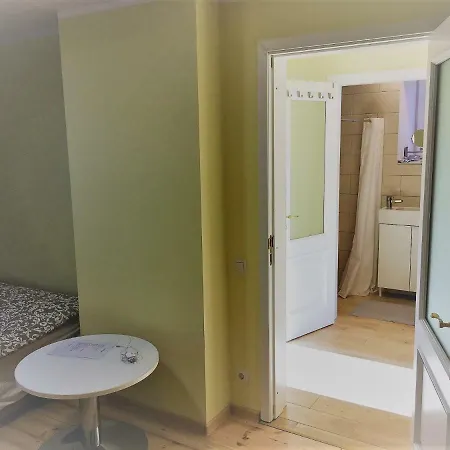 Excelent With Garden And Free Parking Riga