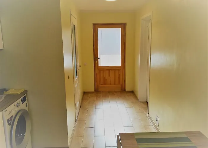 Excelent With Garden And Free Parking